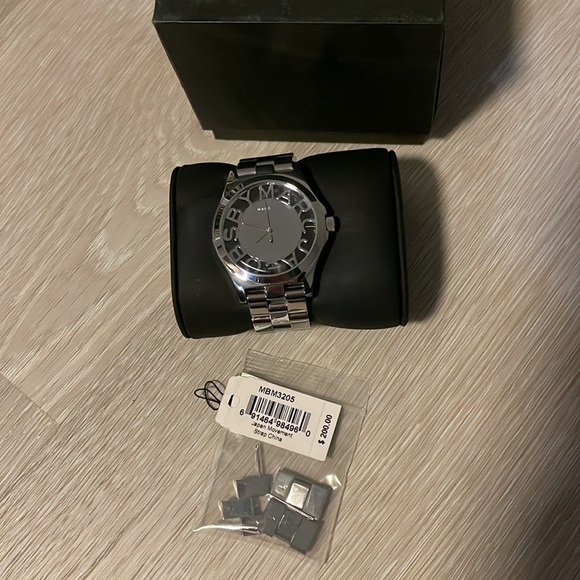 Marc Jacob’s silver watch - Picture 3 of 4